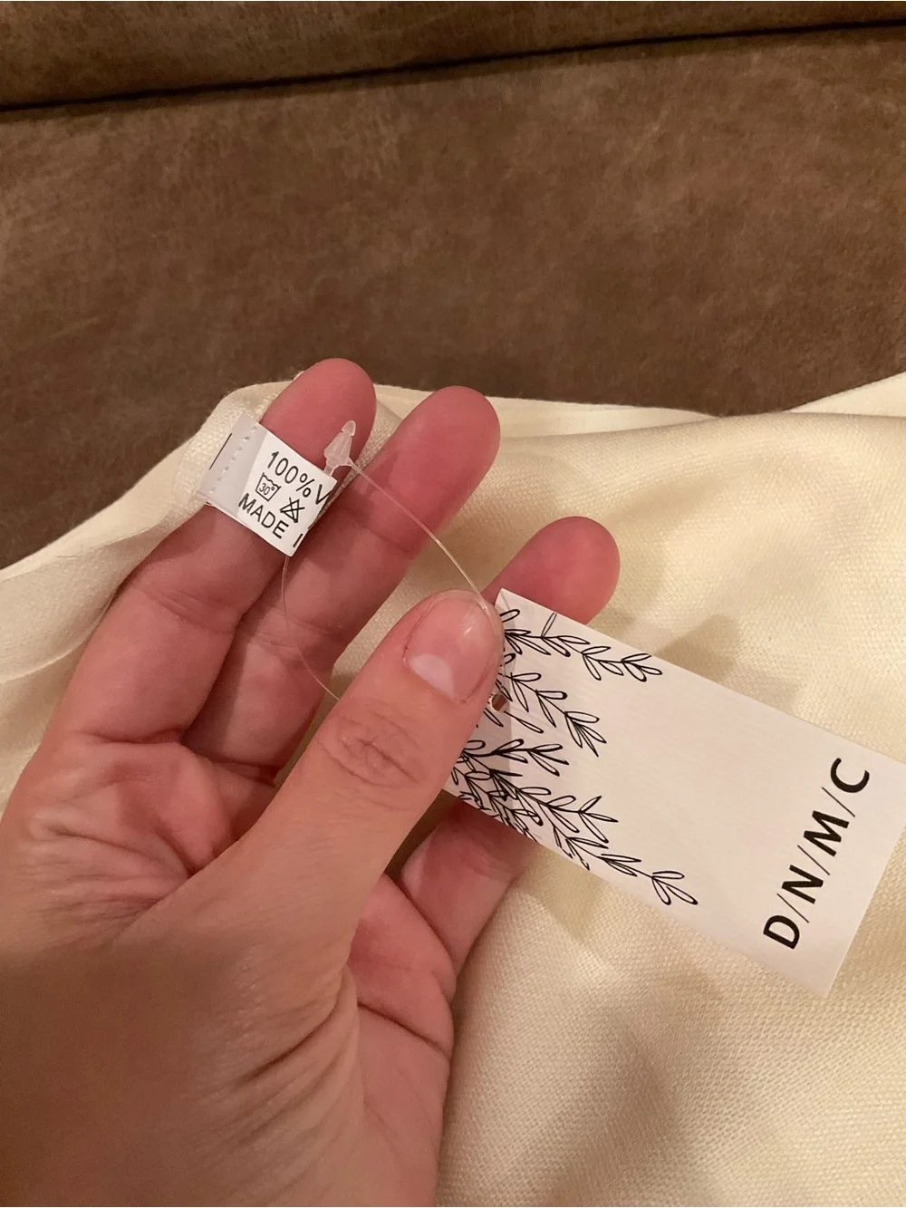 N/A lightweight cream